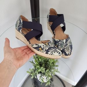 Life Stride Keaton Espadrille Wedges Size 9.5